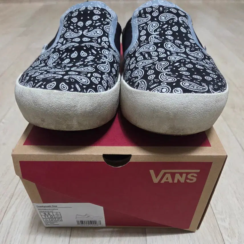 [BUNJANG] Vans ComfyCush One Slip-On Black Bandana 275 / 반스 컴피쿠시 원 슬립온 블랙 반다나 275