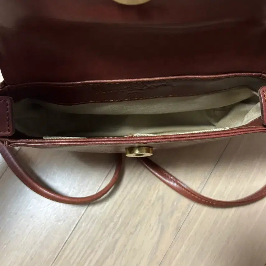 [BUNJANG] Margaret Howell Vintage Brown Leather Mini Crossbody Bag / Margaret Howell 마가렛호웰 빈티지 브라운 레더 미니 크로스백