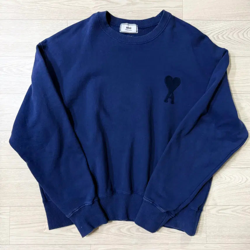 [BUNJANG] AMI De Coeur Big Heart Sweatshirt Navy / [AMI] 아미 드 쾨르 빅하트 맨투맨 네이비 (사이즈 / 상태 B급)
