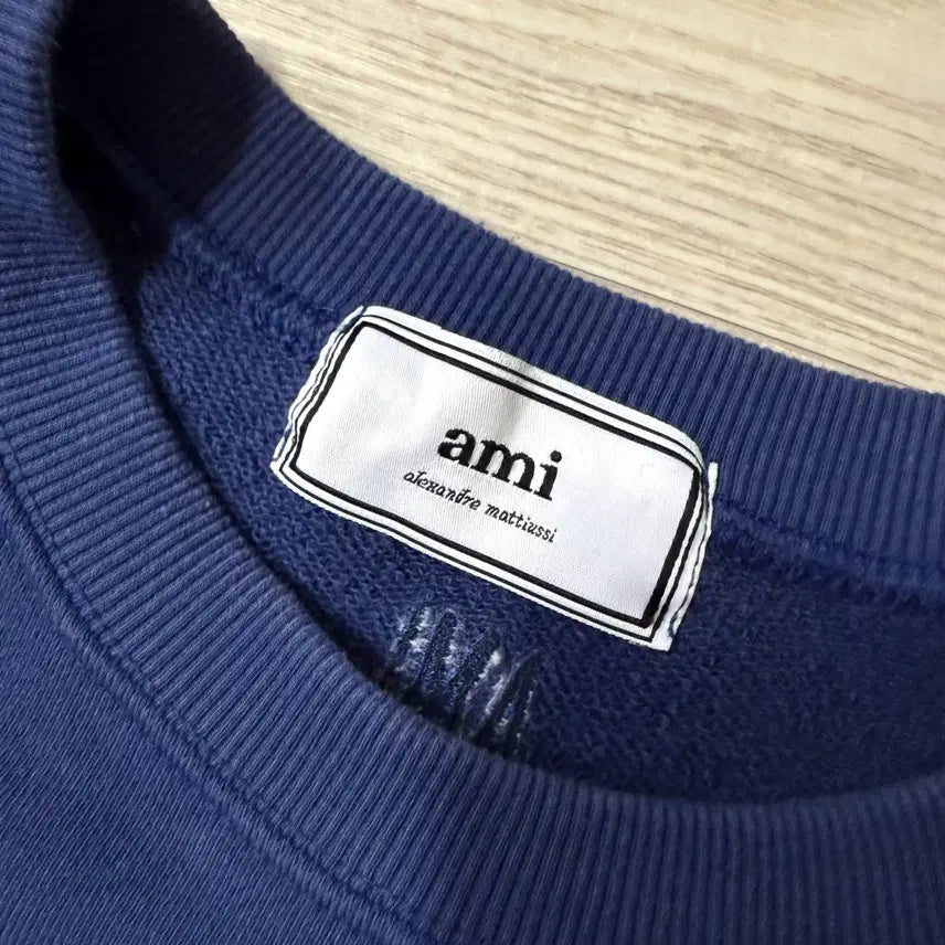 [BUNJANG] AMI De Coeur Big Heart Sweatshirt Navy / [AMI] 아미 드 쾨르 빅하트 맨투맨 네이비 (사이즈 / 상태 B급)