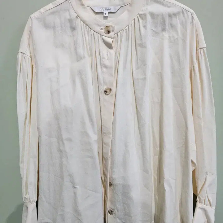 [SOLD OUT] 온앤온 면블라우스 F