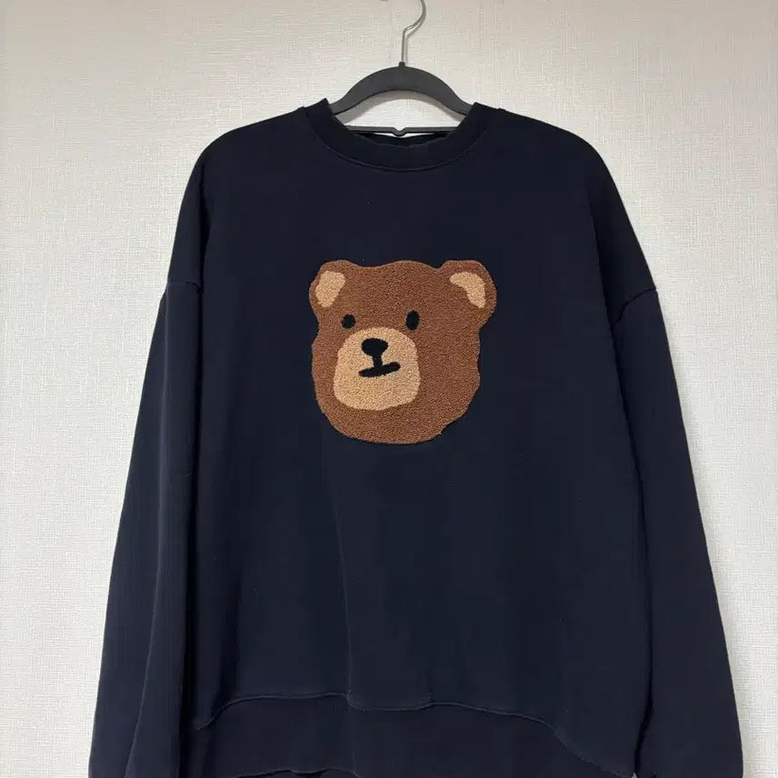 [BUNJANG] EMBLER Boucle Bear Oversized Fleece Sweatshirt (NAVY) / 엠블러 Boucle bear 오버핏 기모 맨투맨 티셔츠 (NAVY)