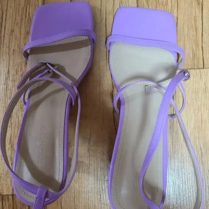 [BUNJANG] Purple Sandals (245) / 연보라 샌들 245^^ 새상품