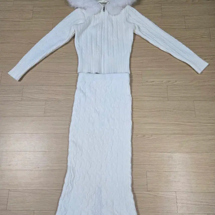 [BUNJANG] JoybB Cable Knit Two-Piece Set / 케이블 후드 퍼 니트 집업 투피스