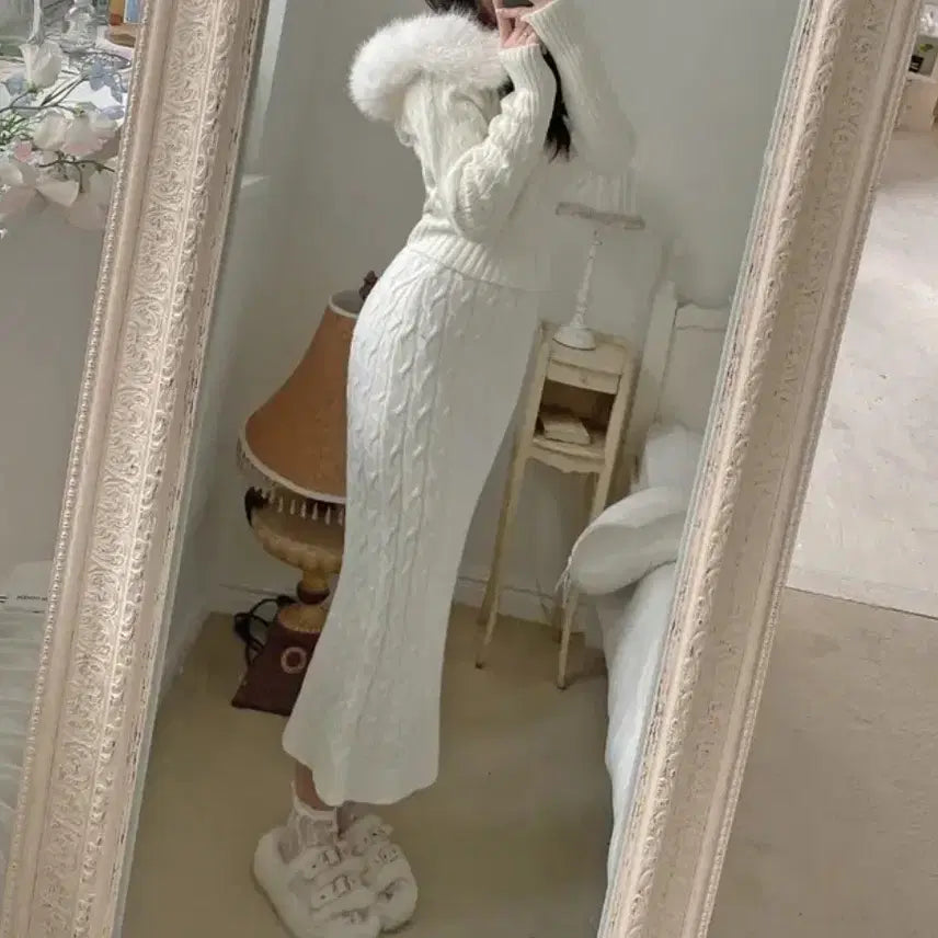 [BUNJANG] JoybB Cable Knit Two-Piece Set / 케이블 후드 퍼 니트 집업 투피스