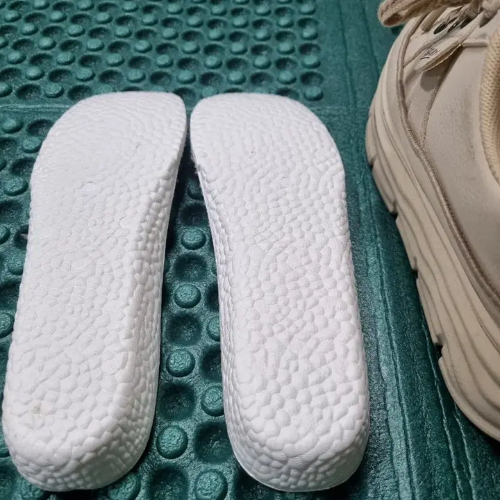 [SOLD OUT] 베이지색 플랫폼통굽 운동화37(235)