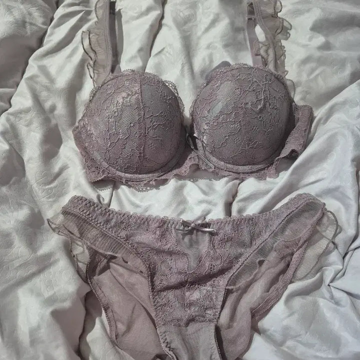 [BUNJANG] Miri's Purple Lace Bra and Panty Set / 연보라 레이스 브라/팬티 세트 퍼플 75C/M 미리님