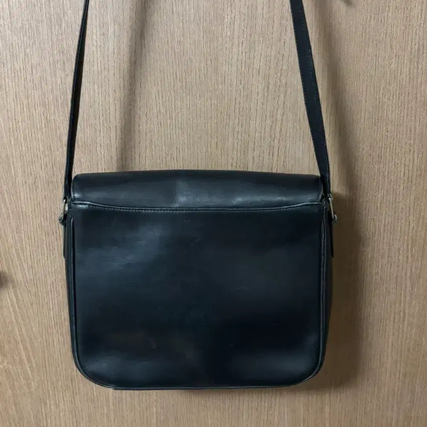 [BUNJANG] Courreges Black Leather Crossbody Bag / COURREGES 꾸레쥬 블랙 레더 크로스백