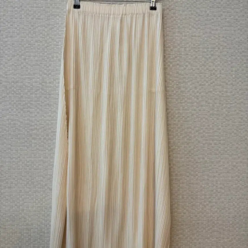 [BUNJANG] Pleats Please December Monthly Skirt Off-White / 플리츠플리즈 12월 먼슬리 스커트 오프화이트