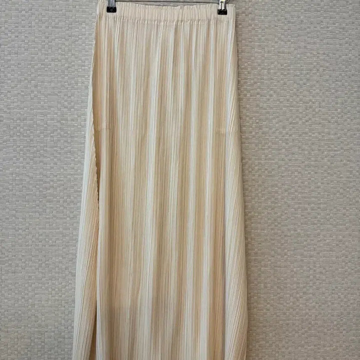 [BUNJANG] Pleats Please December Monthly Skirt Off-White / 플리츠플리즈 12월 먼슬리 스커트 오프화이트