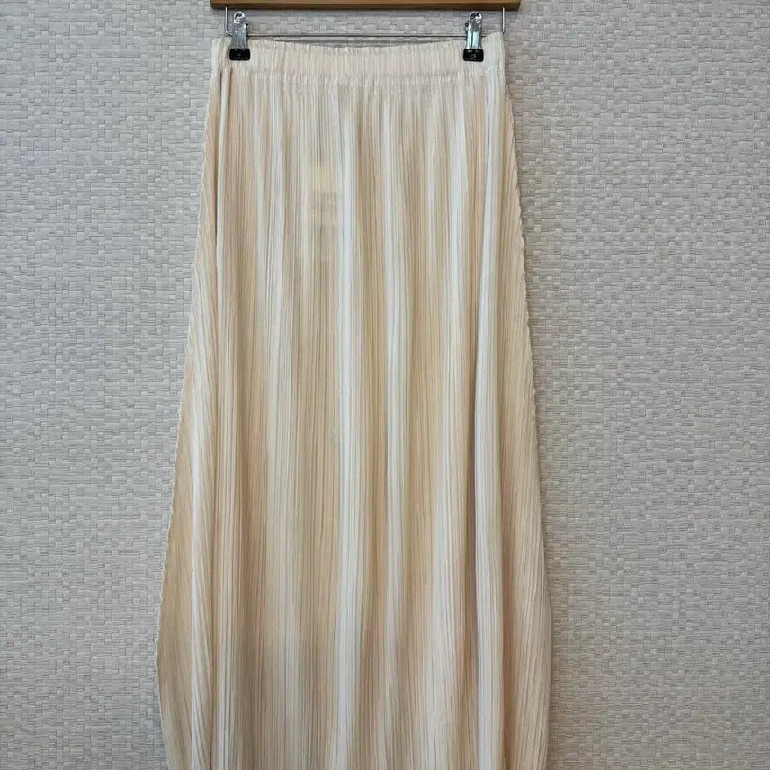[BUNJANG] Pleats Please December Monthly Skirt Off-White / 플리츠플리즈 12월 먼슬리 스커트 오프화이트