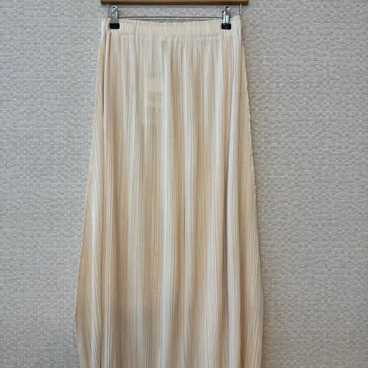 [BUNJANG] Pleats Please December Monthly Skirt Off-White / 플리츠플리즈 12월 먼슬리 스커트 오프화이트
