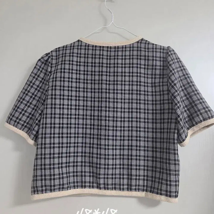 [BUNJANG] Checkered Short-Sleeve Cardigan Jacket / 체크 반팔 가디건 자켓 스타일