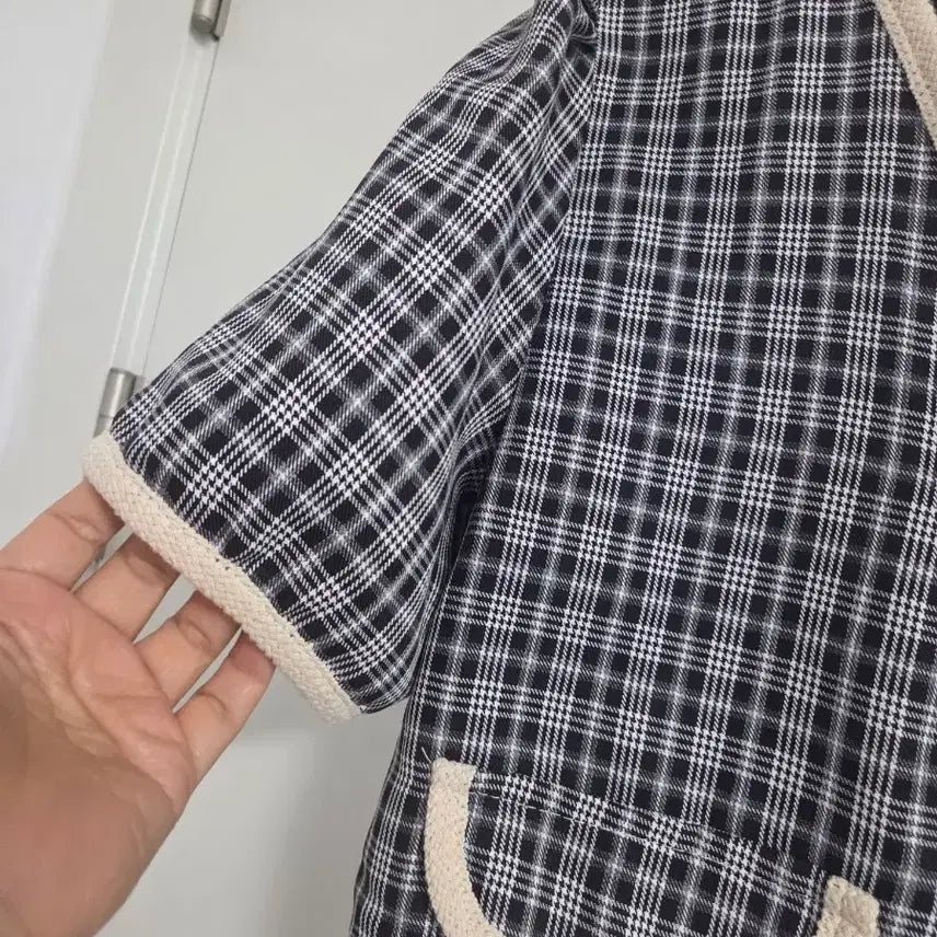 [BUNJANG] Checkered Short-Sleeve Cardigan Jacket / 체크 반팔 가디건 자켓 스타일