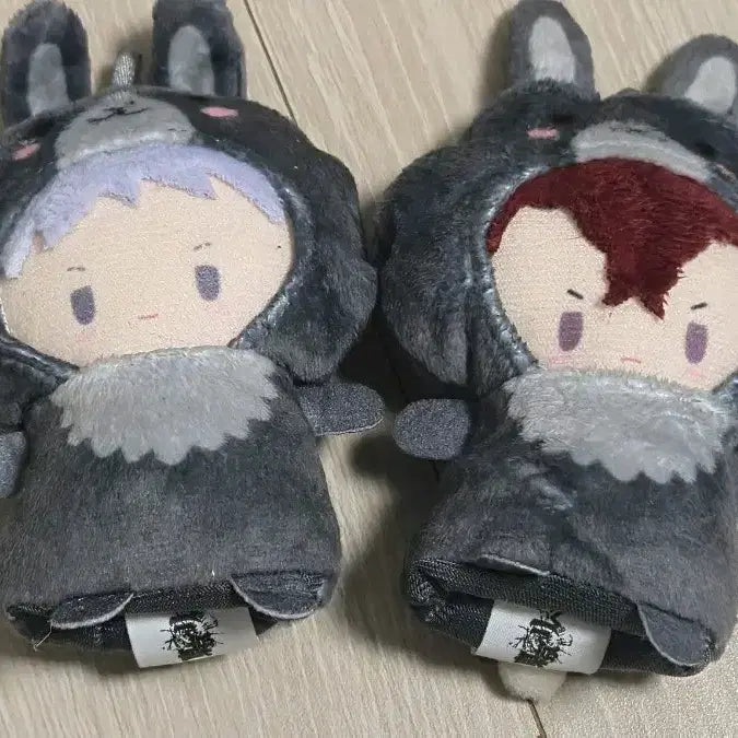 [BUNJANG] Tokyo Revengers Rabbit Year Keychain Mitsuya Takashi &amp; Atsushi / 도쿄리벤져스 계묘년 손가락 토끼 키링 미츠야 아츠시 앗군