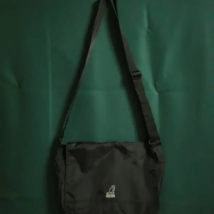 [SOLD OUT] 택포)캉골/ 블랙 메신저백 크로스백 가방