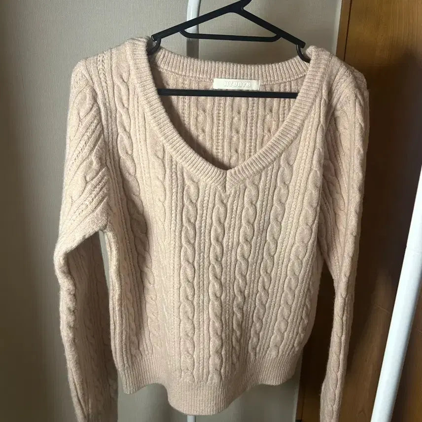 [BUNJANG] Newnewhouse Pink V-Neck Knit Sweater / 연핑크 브이넥 니트
