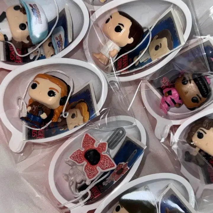 [BUNJANG] Stranger Things Kinder Joy Funko Pop Keyring Bundle Set / 기묘한 이야기 스띵 킨더조이 펀코팝 키링 일괄