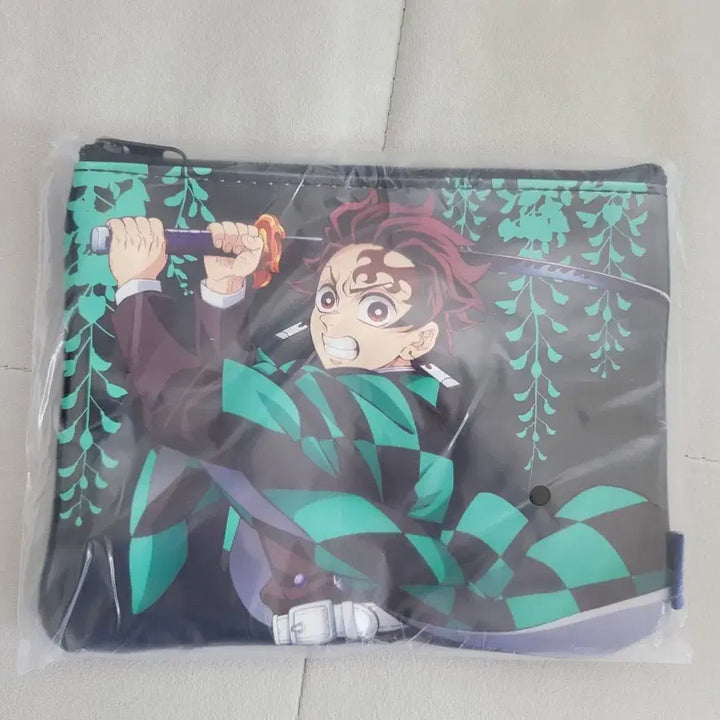 [BUNJANG] Olive Young Demon Slayer Tanjiro Pouch / 올영 귀멸의 칼날 귀칼 탄지로 파우치
