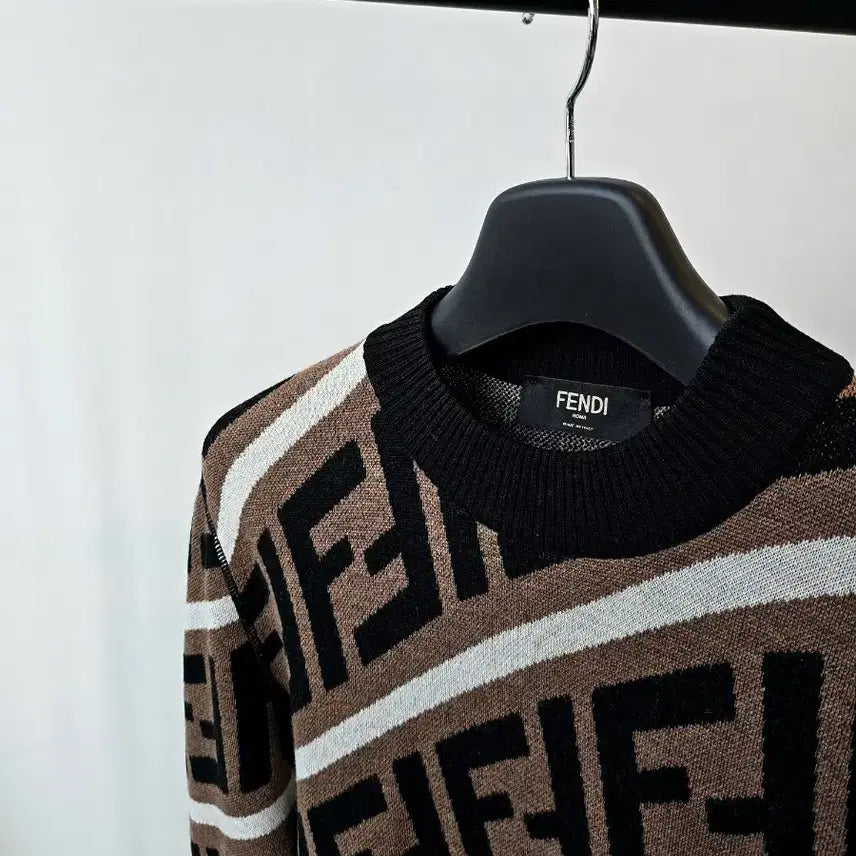 [BUNJANG] Fendi Full Logo Knit Sweater / [S+급] 펜디 풀로고 니트 50사이즈