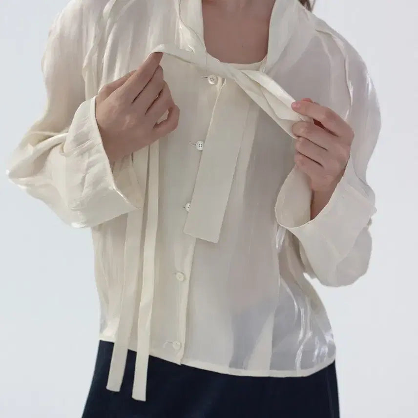 [BUNJANG] Ribbonbit Camile Tied Blouse - Ivory / 새상품) 리본빛 Camile Tied Blouse - Ivory