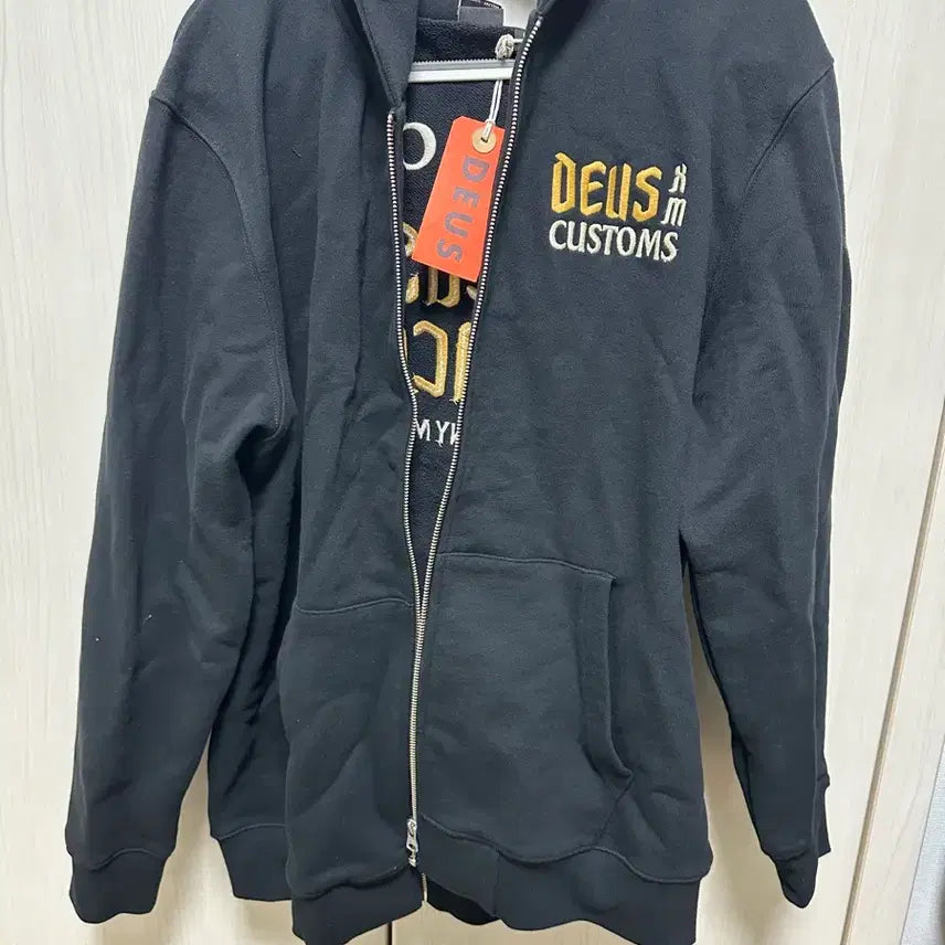 [BUNJANG] Deus Ex Machina Black Hoodie / 데우스 엑스 마키나 블랙 후드집업