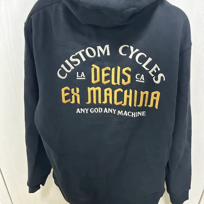 [BUNJANG] Deus Ex Machina Black Hoodie / 데우스 엑스 마키나 블랙 후드집업