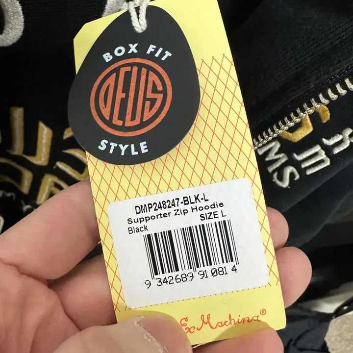 [BUNJANG] Deus Ex Machina Black Hoodie / 데우스 엑스 마키나 블랙 후드집업