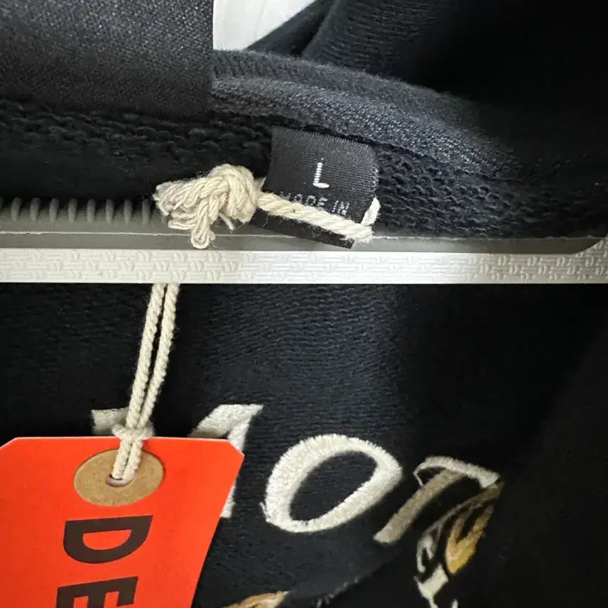 [BUNJANG] Deus Ex Machina Black Hoodie / 데우스 엑스 마키나 블랙 후드집업