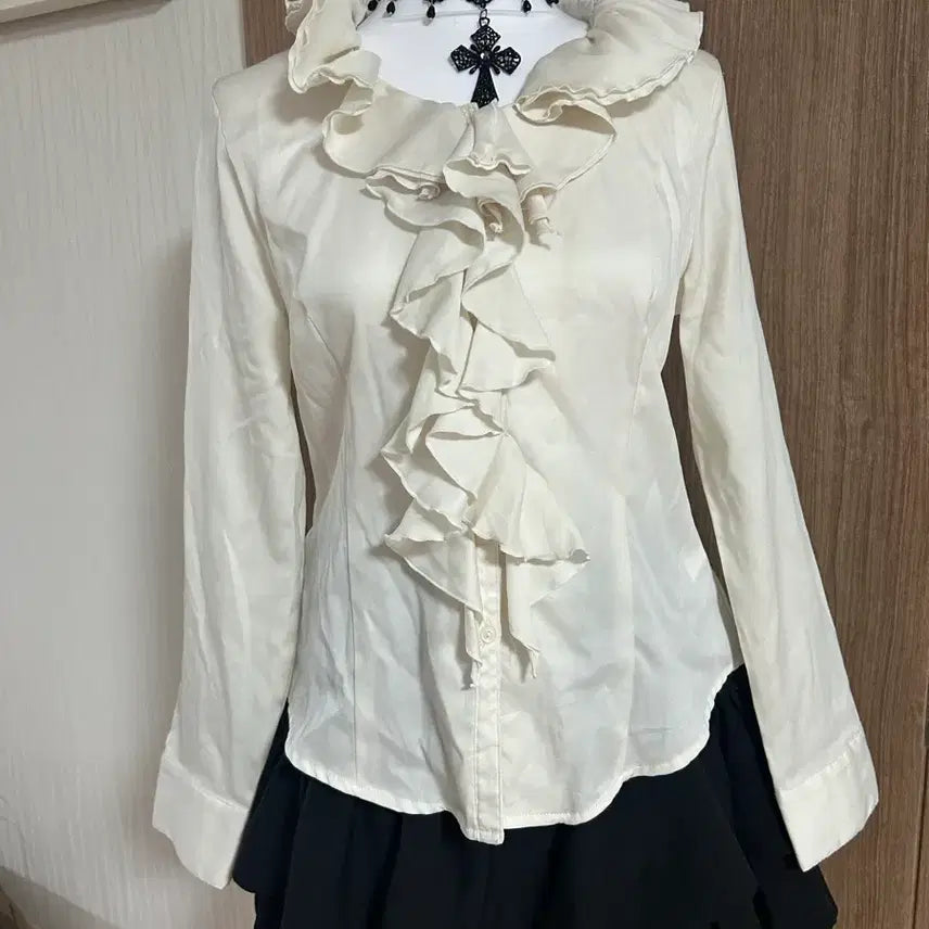 [BUNJANG] Axis Femme Frill Blouse and Vest Set / 고스로리고딕공겜여주라떼갸루로맨틱 프릴블라우스 엑시즈팜 베스트 세트