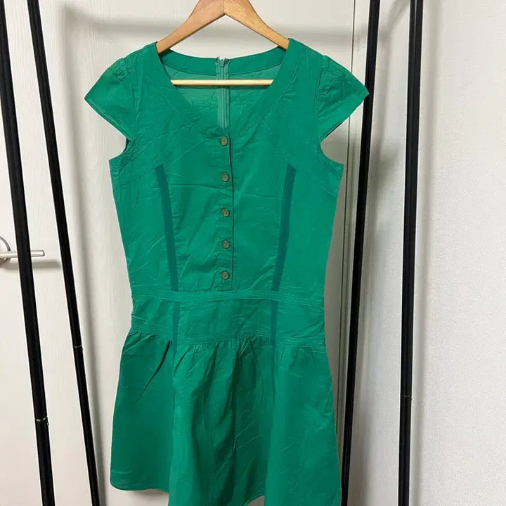 [BUNJANG] Green Short-Sleeve Long Dress with Button Detail / 그린 반팔 원피스 982