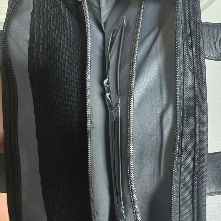 [BUNJANG] TUMI Crossbody Bag / 투미 크로스백 팝니다