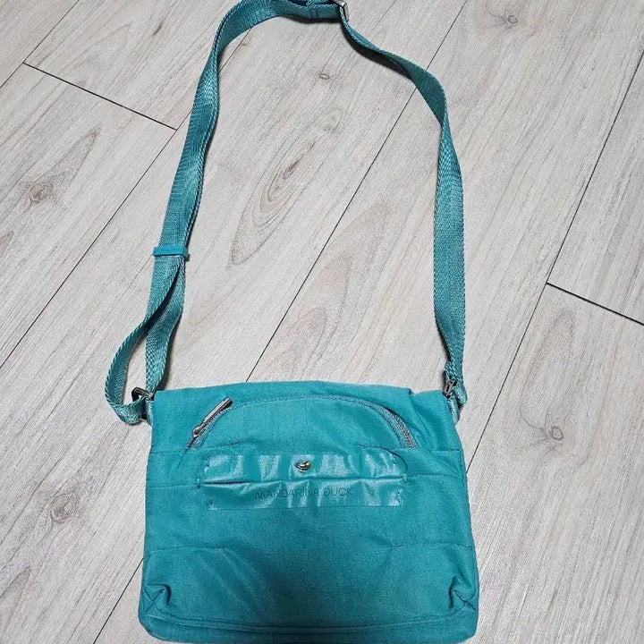 [BUNJANG] Mandarin Duck Miss Duck Crossbody Bag / 만다리나덕 MISS DUCK 크로스백 5.5만에 팝니다.