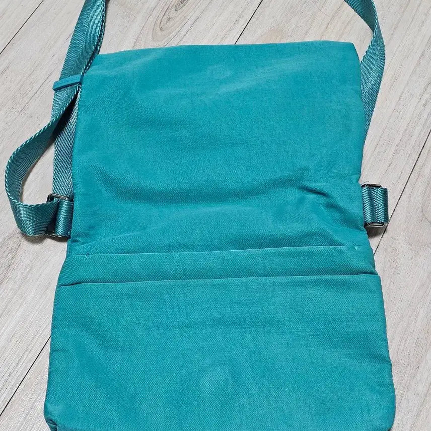 [BUNJANG] Mandarin Duck Miss Duck Crossbody Bag / 만다리나덕 MISS DUCK 크로스백 5.5만에 팝니다.