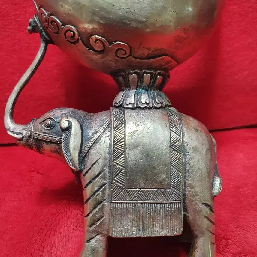 [BUNJANG] Elephant Dragon Head Candle Holder / 코끼리 용머리 촛대.