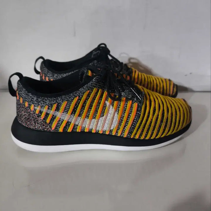 [SOLD OUT] 235mm 나이키 로쉬 투 플라이니트 런닝화