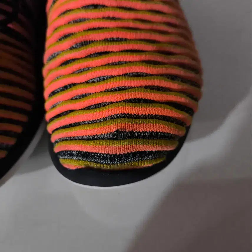 [SOLD OUT] 235mm 나이키 로쉬 투 플라이니트 런닝화