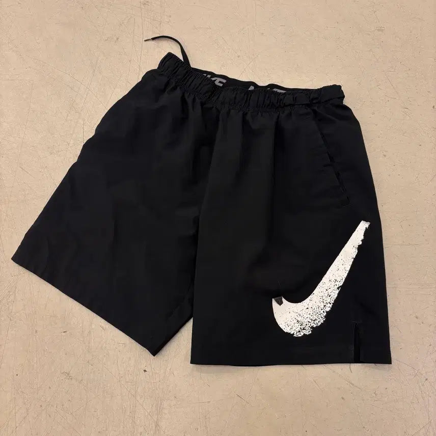 [SOLD OUT] 나이키 빅스우시 블랙 드라이 핏 반바지