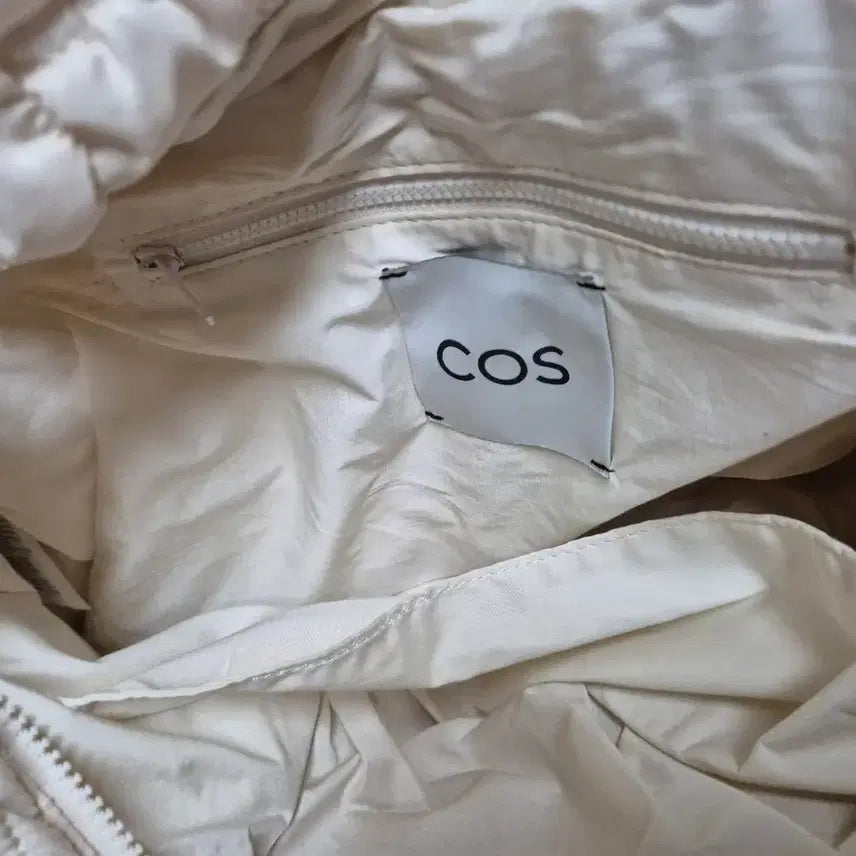 [BUNJANG] COS Quilted Off-White Shoulder Bag / COS 코스 퀼팅 오프화이트 숄더백