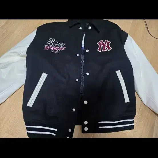 [BUNJANG] MLB Yankees Varsity Jacket / MLB 엠엘비 카라봄바시티자켓 새상품 아주저렴히판매!!