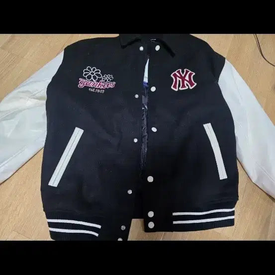 [BUNJANG] MLB Yankees Varsity Jacket / MLB 엠엘비 카라봄바시티자켓 새상품 아주저렴히판매!!