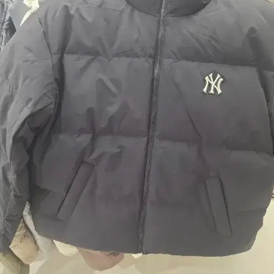 [BUNJANG] MLB Basic Curve Short Padded Jacket (Black) - New / MLB 현재신상 베이직커브숏패딩 완전새상품 저렴히판매!