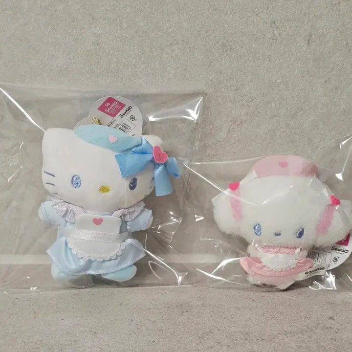 [BUNJANG] Sanrio Nurse Kitty and Corgi Mung Doll Keyring / 간호사키티 간호사코기뮹 인형키링