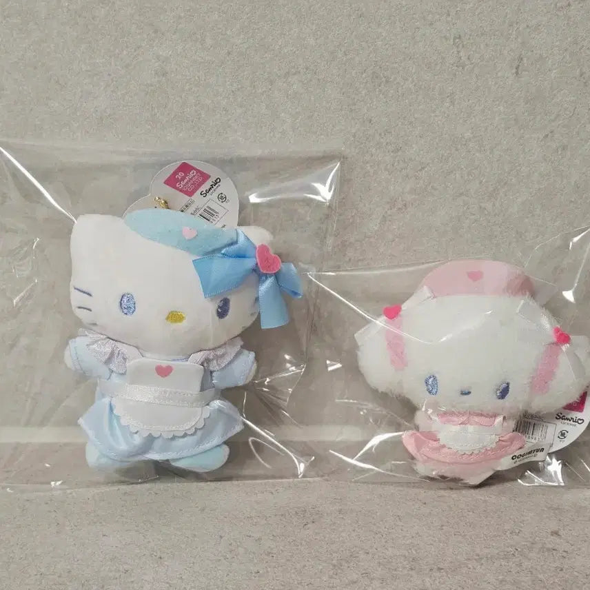 [BUNJANG] Sanrio Nurse Kitty and Corgi Mung Doll Keyring / 간호사키티 간호사코기뮹 인형키링