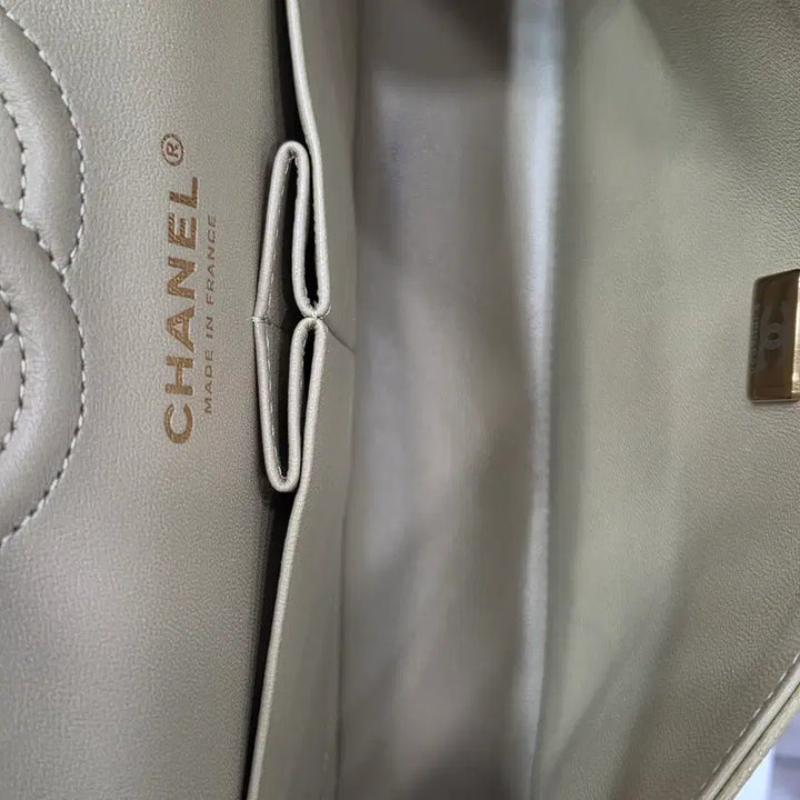 [BUNJANG] Chanel Classic Caviar Small Chain Shoulder Bag A01113 / 샤넬 클래식 캐비어 스몰 체인 숄더백 내장칩 A01113