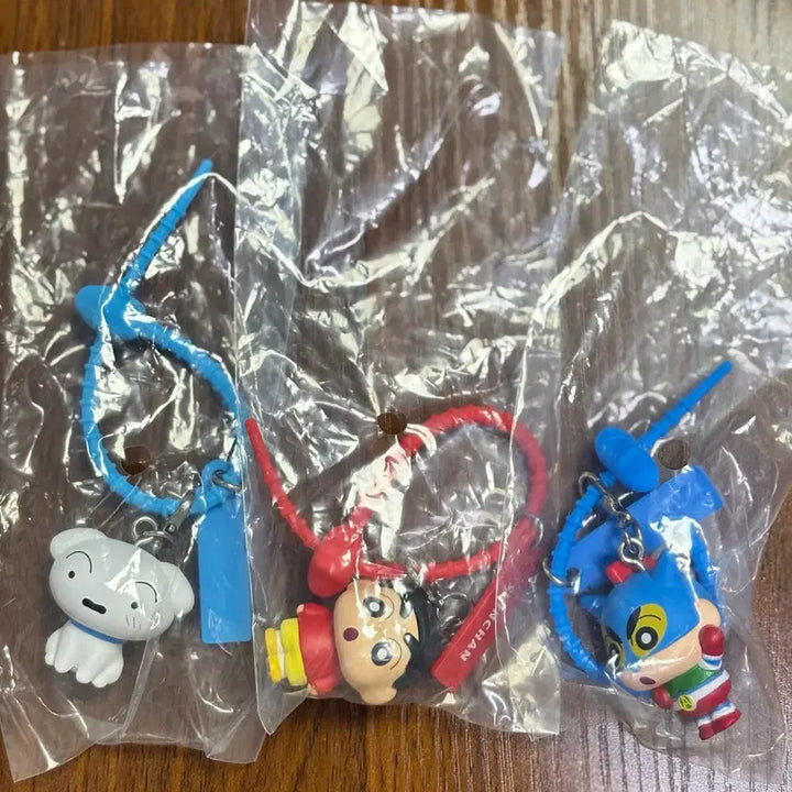 [BUNJANG] Crayon Shin-chan Colorful Multi Charm 3-Piece Set / 짱구는 못말려 가챠  컬러풀 멀티 참 3종 흰둥이 포함