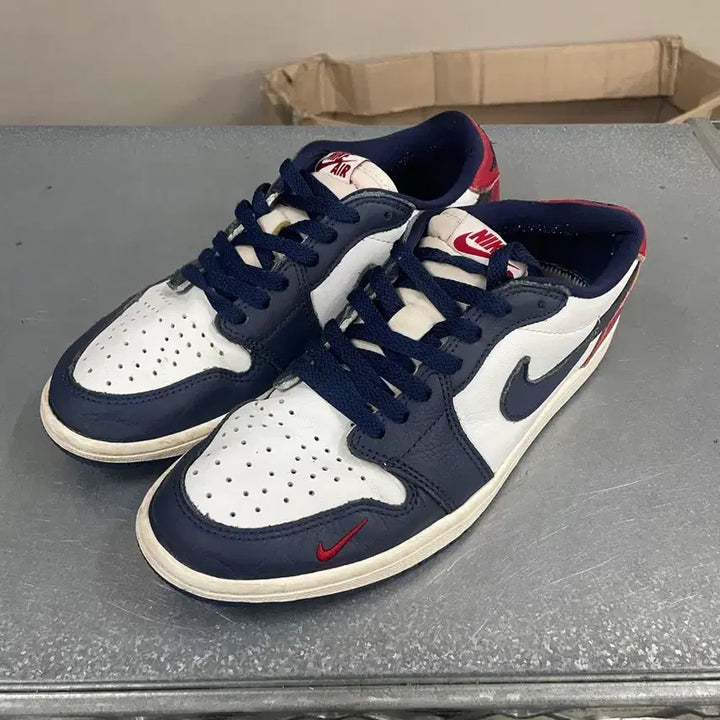 [BUNJANG] Nike Air Jordan 1 Retro Low OG Gym Red and Midnight Navy Sneakers / 나이키 에어 조던 1 레트로 로우 OG 짐 레드 앤 미드나잇 네이비 26