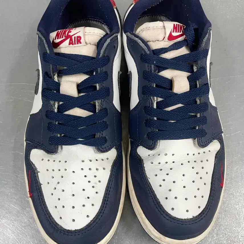 [BUNJANG] Nike Air Jordan 1 Retro Low OG Gym Red and Midnight Navy Sneakers / 나이키 에어 조던 1 레트로 로우 OG 짐 레드 앤 미드나잇 네이비 26