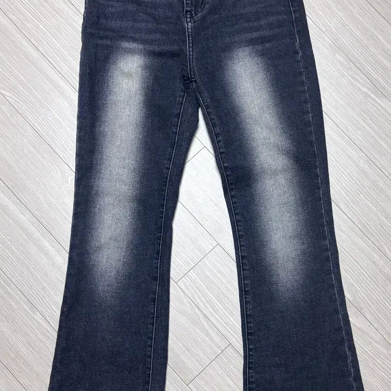 [BUNJANG] MIO Stone Vintage Washed Slim Bootcut Denim (Black, Short S) / 미오 스톤 빈티지 워싱 슬림 부츠컷 데님 (블랙 숏S)