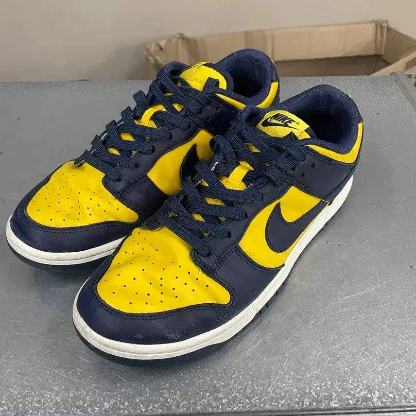 [BUNJANG] Nike Dunk Low Retro Michigan Sneakers 280 / 나이키 덩크 로우 레트로 미시건 280
